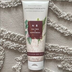 Bath & Body Works Aromatherapy Tea Tree + Peppermint Exfoliating Body Wash